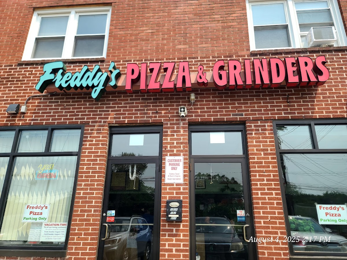 Freddy's Pizza & Grinders